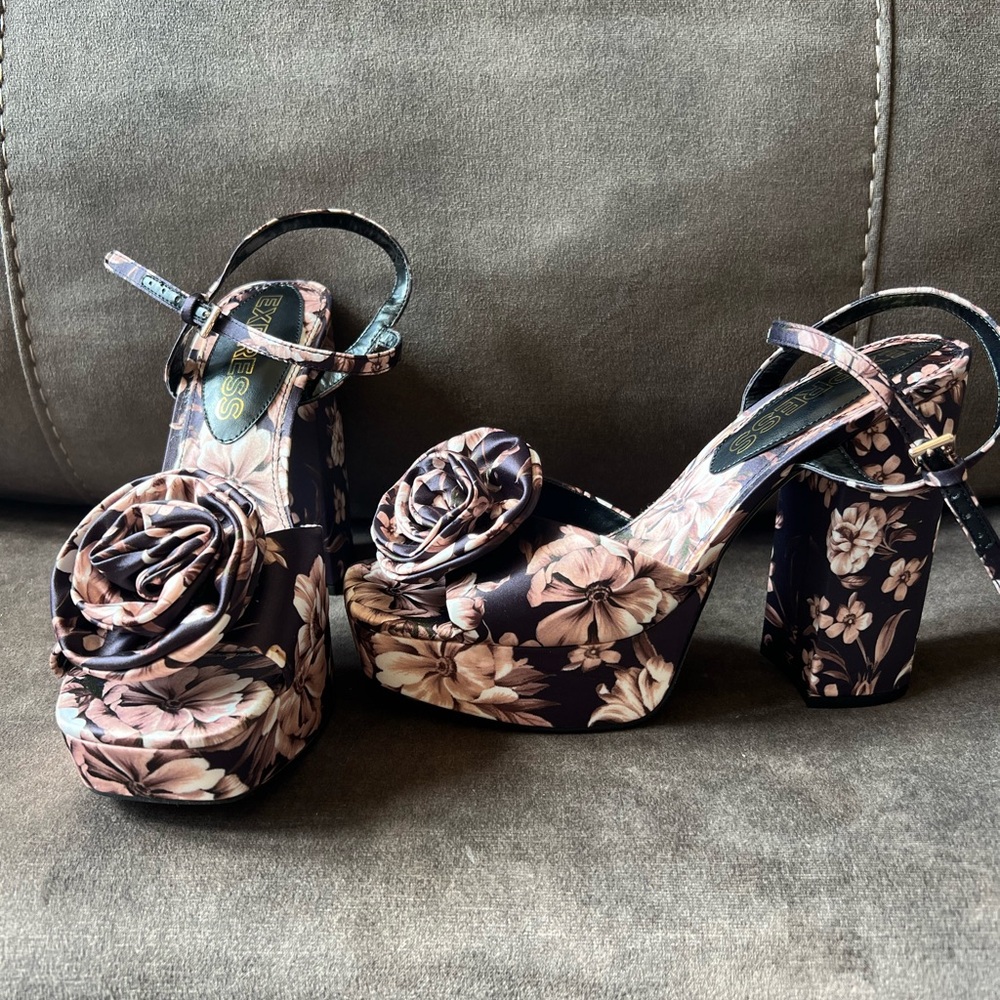 Express‎ Tan Brown Floral Rose Strap Platform Heeled Sandals Women 9 Party Y2K